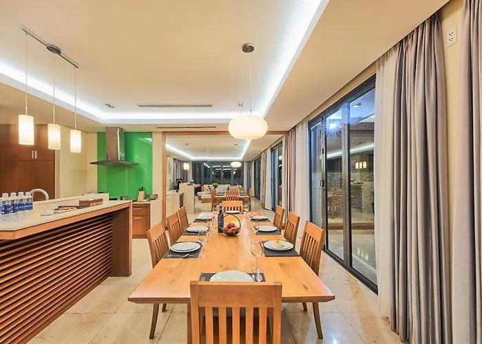 Memories Holiday Beach Villa Da Nang